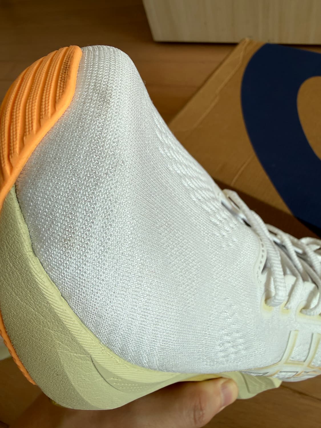 [300] 아식스 젤 카야노 32 4E 화이트 오렌지 글로우 상품이미지6