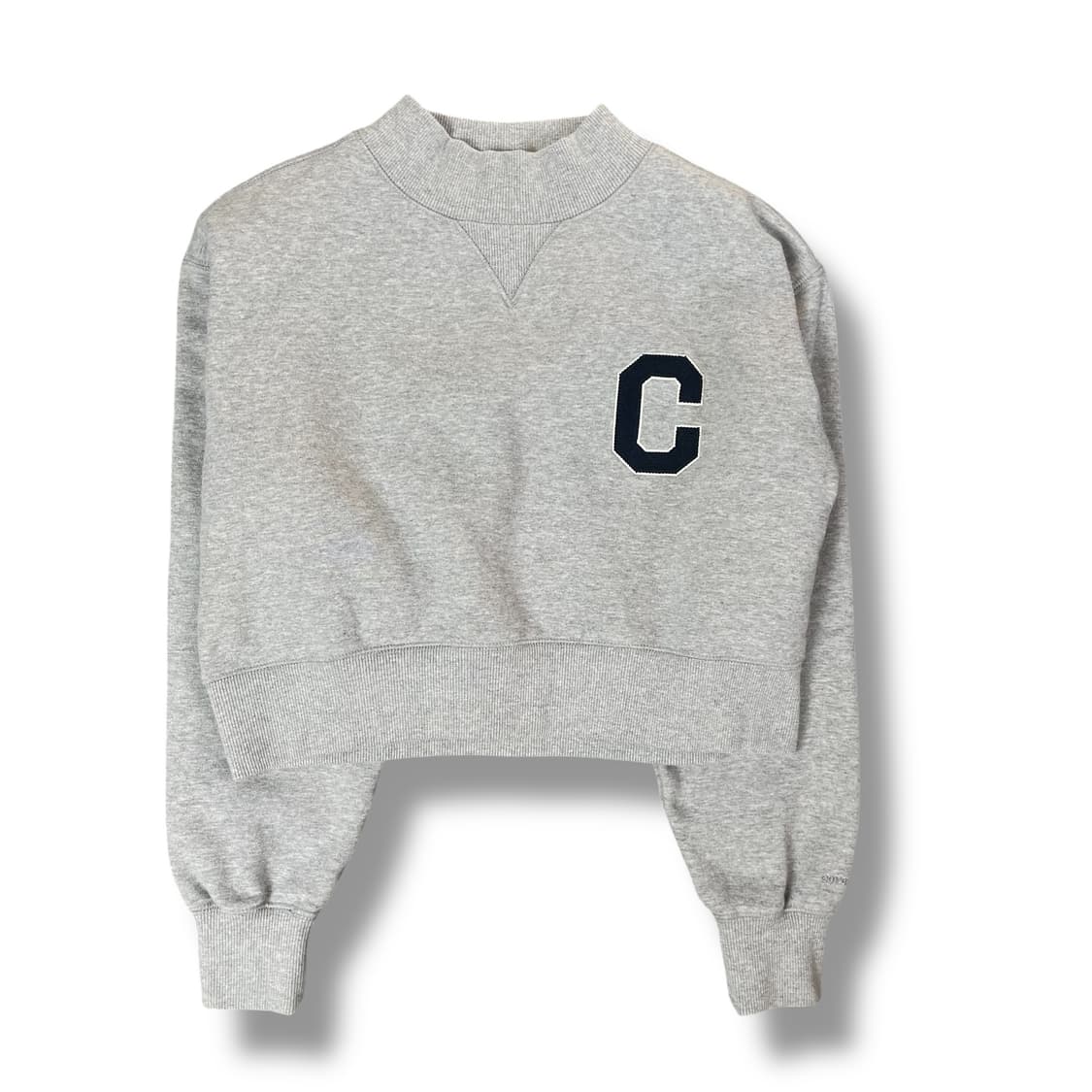 커버낫 우먼 크롭 C 로고 모크넥 맨투맨 WS 상품이미지1