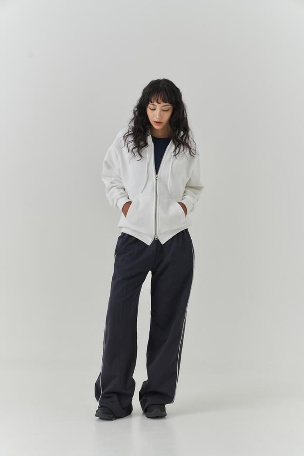 무브아 Base hood zip up white 후드집업 상품이미지5