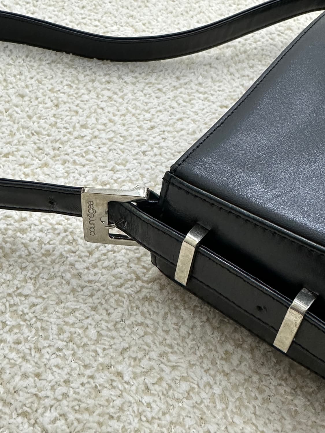 꾸레쥬 블랙 소가죽 숄더백 상품이미지8