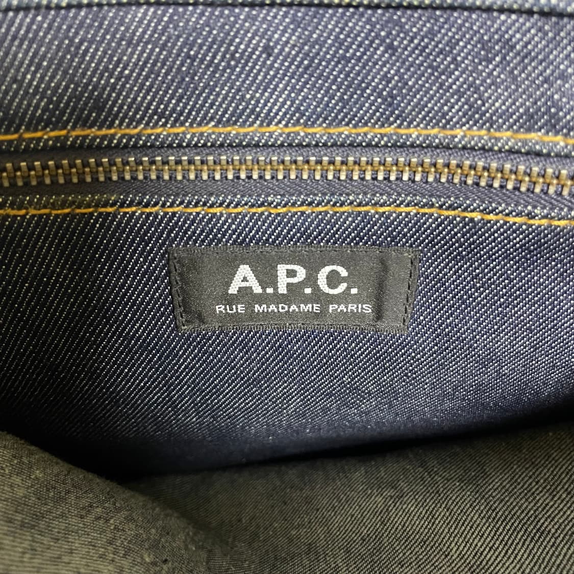 아페쎄 악셀 스몰 토트백 네이비 상품이미지7