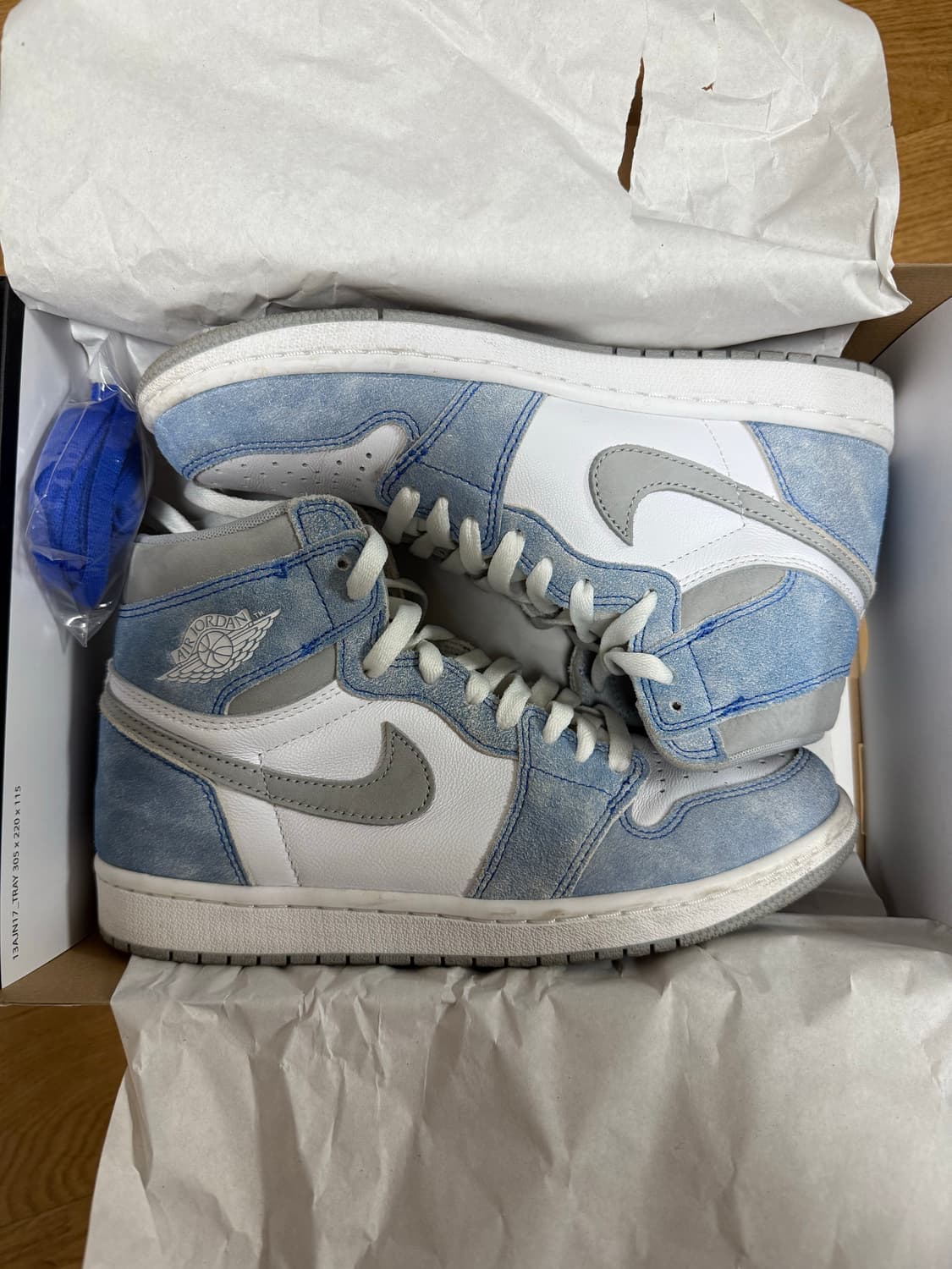 260) 조던 1 하이 OG 하이퍼로얄 상품이미지1