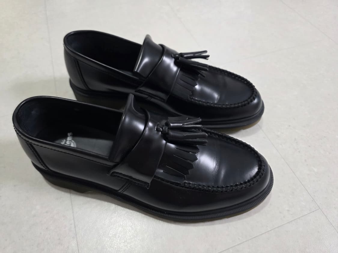 닥터마틴 아드리안 블랙 300 상품이미지2