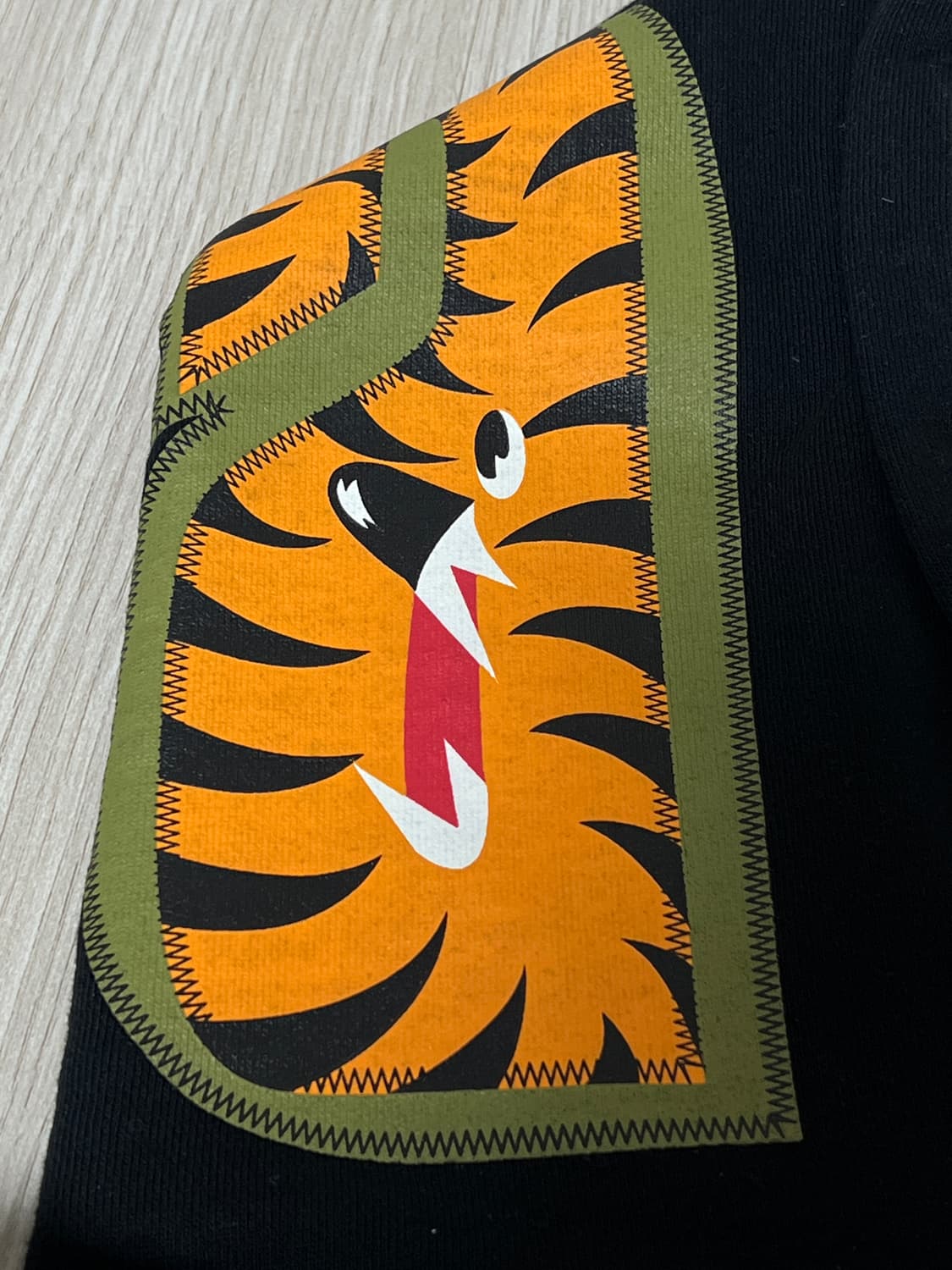 베이프 아플리케 샤크후드 판매합니다 ! 상품이미지6