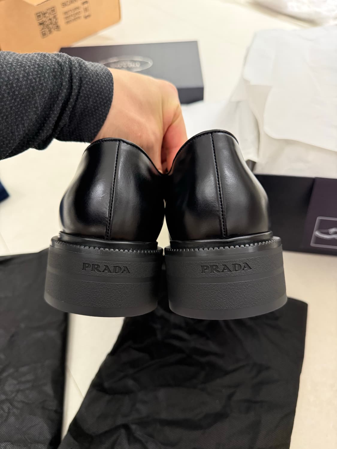 (새제품) PRADA 프라다 브러쉬드 가죽 더비 슈즈 상품이미지6