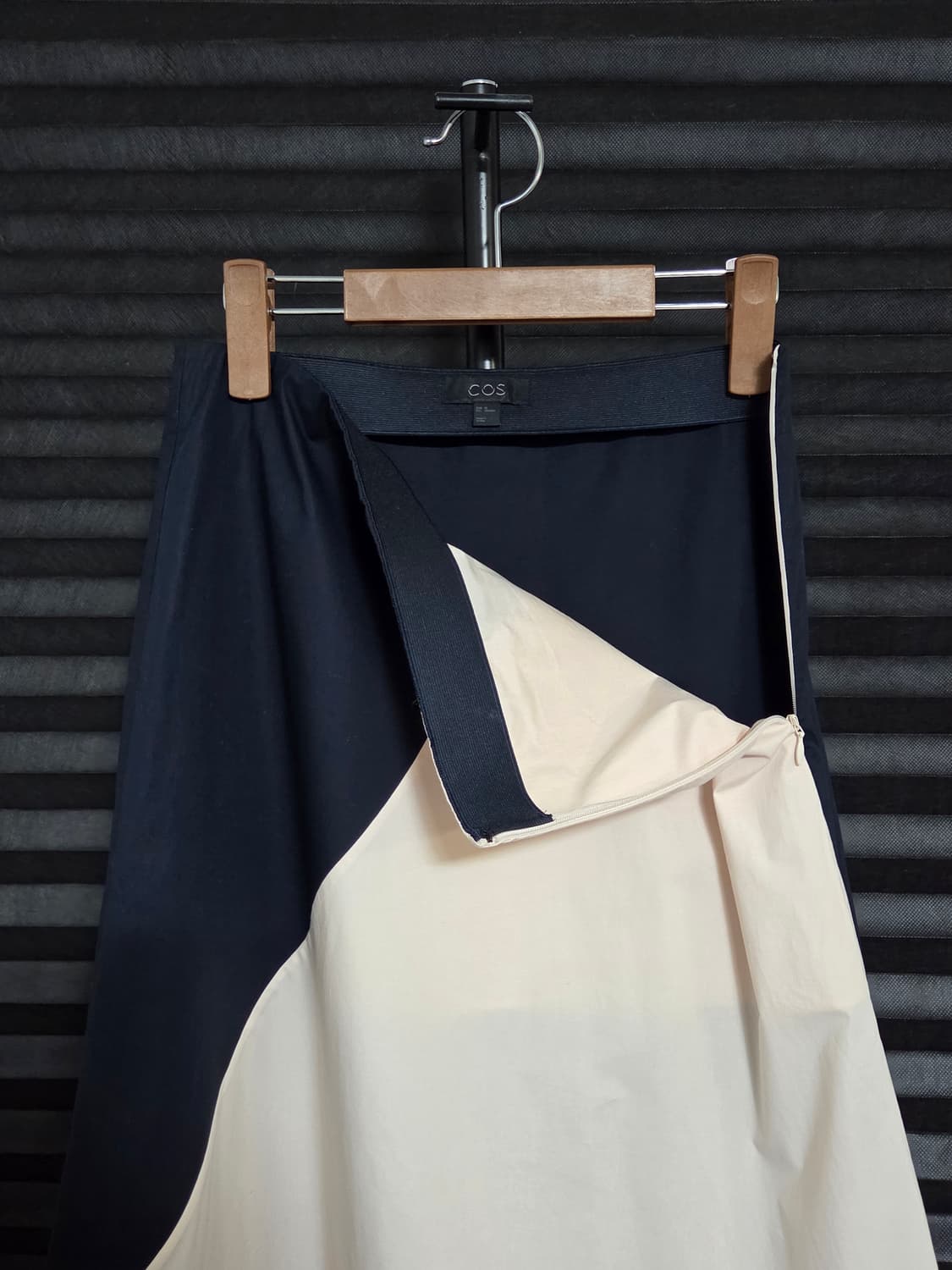 [코스] 언밸런스 컬러블록 코튼 A라인 미디 스커트 | 00106 상품이미지2