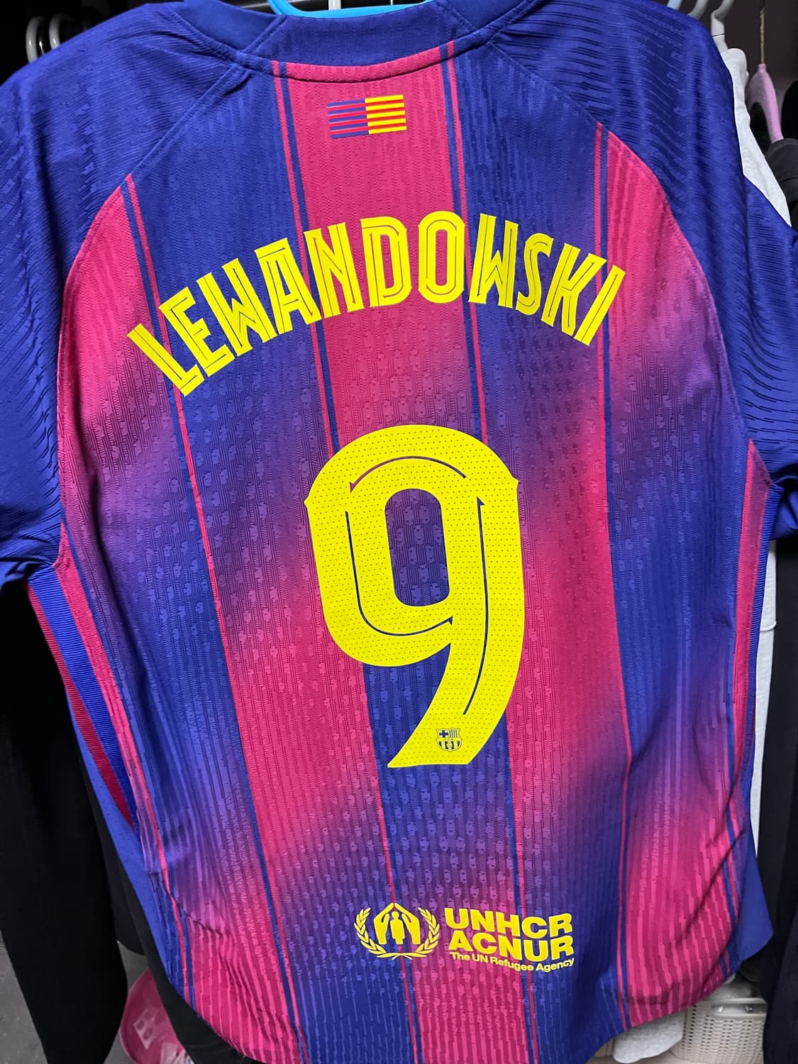 25-26 바르셀로나 레반도프스키 마킹 유니폼 상품이미지2