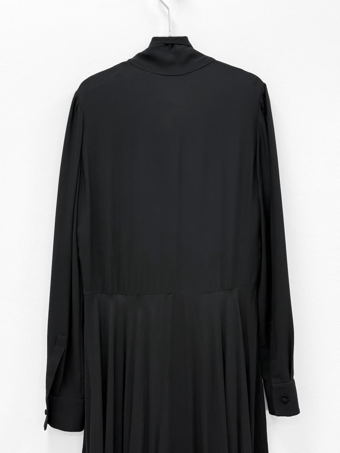 Valentino Black Bow-Tie Pleated Dress 상품이미지3