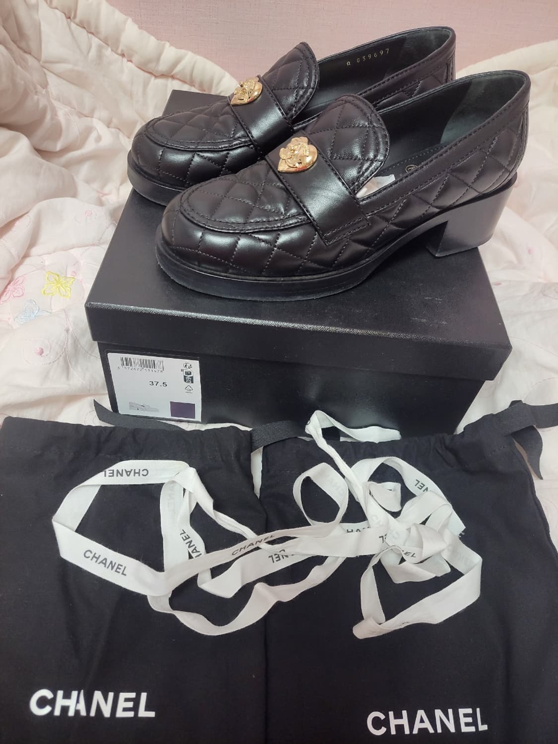 정품)최저가급처5번정도신은 상태좋은!샤넬 CC 하트 로고 퀄팅 로퍼 구두 상품이미지1