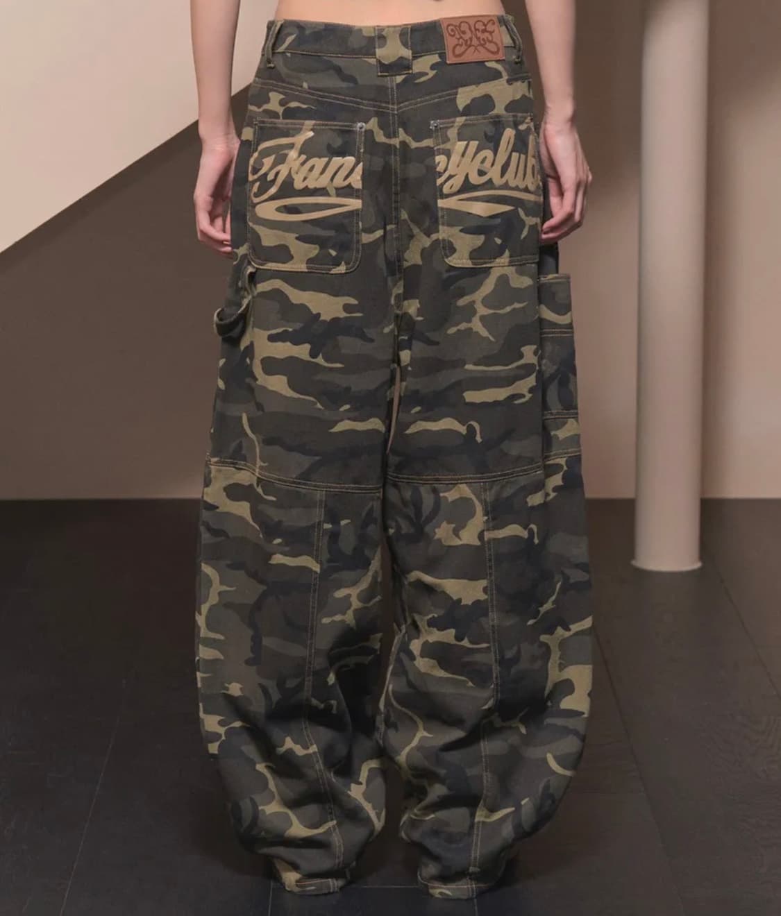 팬시클럽 카모 레터링 데님 팬츠 상품이미지1