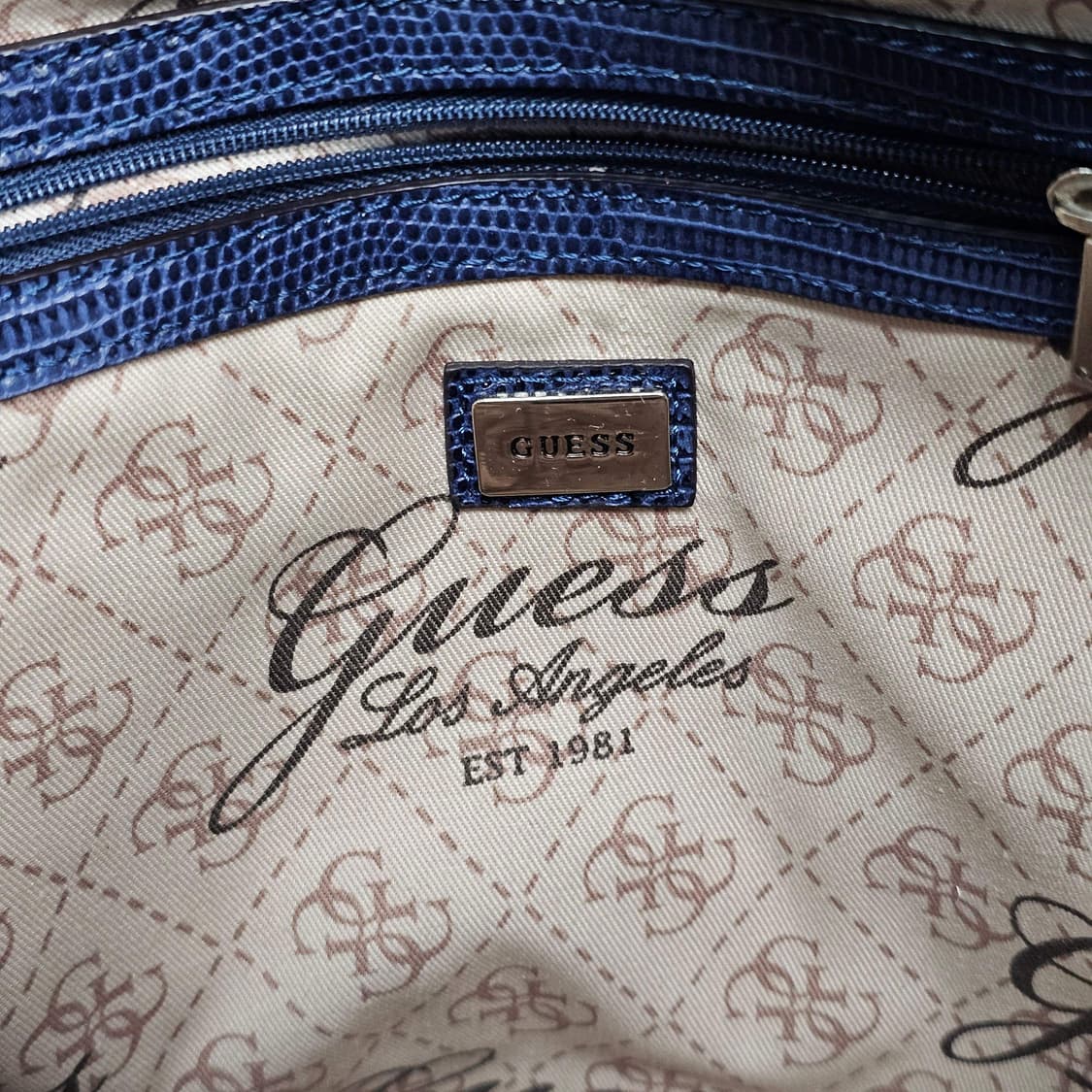 GUESS 게스 니키 체인 데님 토트백 상품이미지8