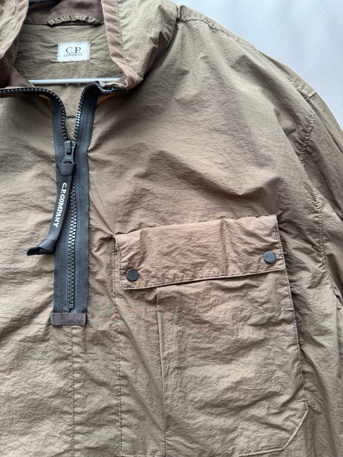 C.P. Company 카키색 셔츠형 바람막이 상품이미지3