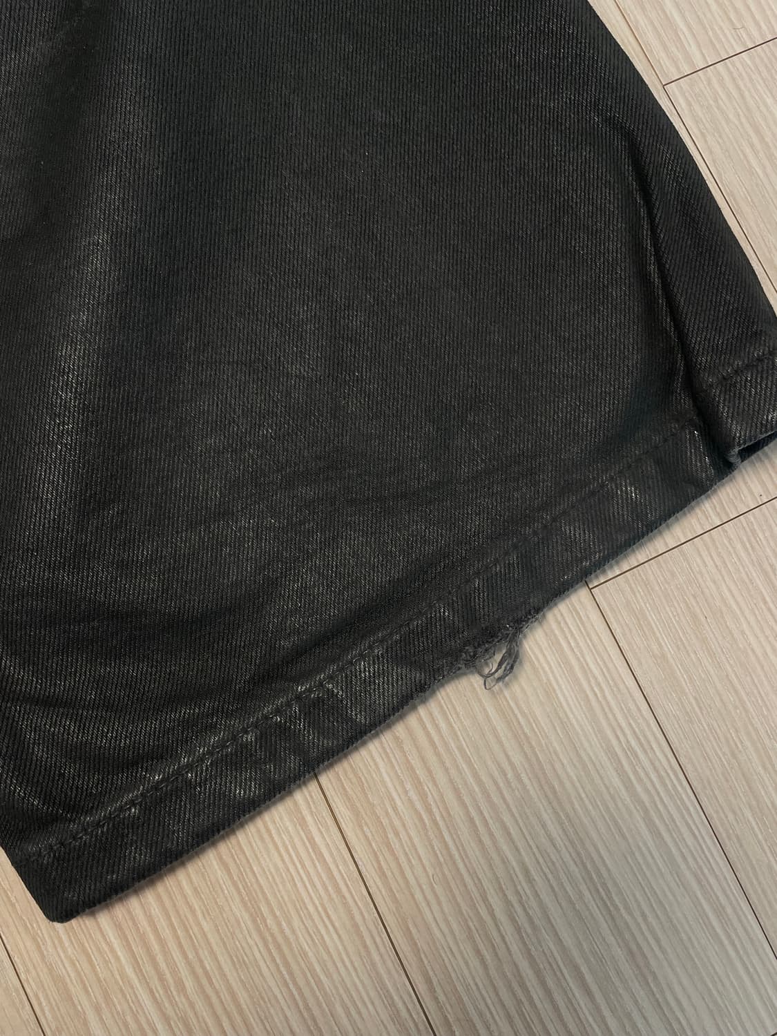 COS 코스 볼륨 코팅 데님진 와이드핏 블랙 30 상품이미지6