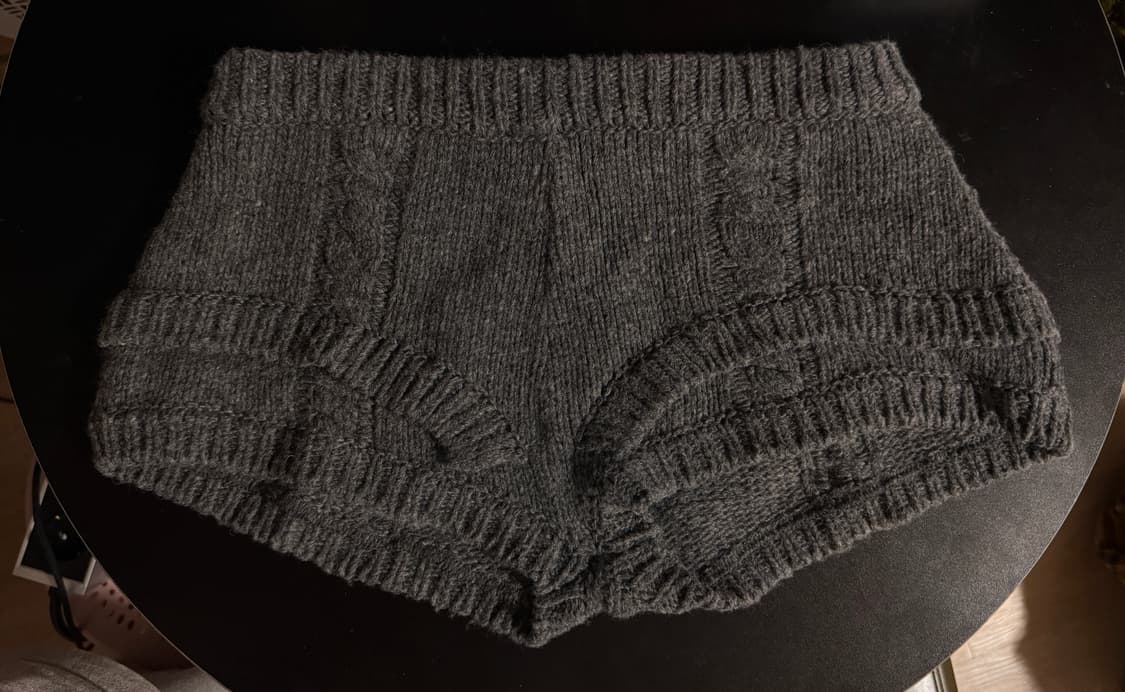 울리카 상투스 rope knit shorts charcoal 상품이미지4