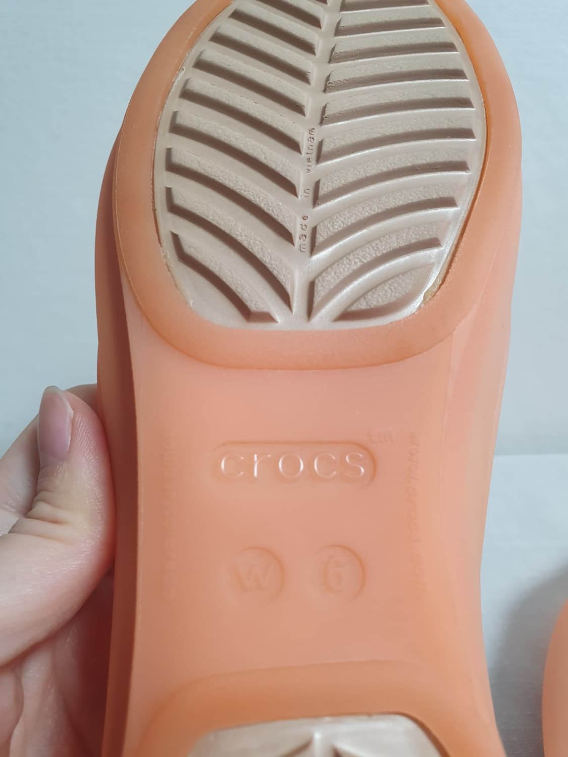 크록스 리오 플랫 슈즈 클리어 피치 베이지 230mm 상품이미지9