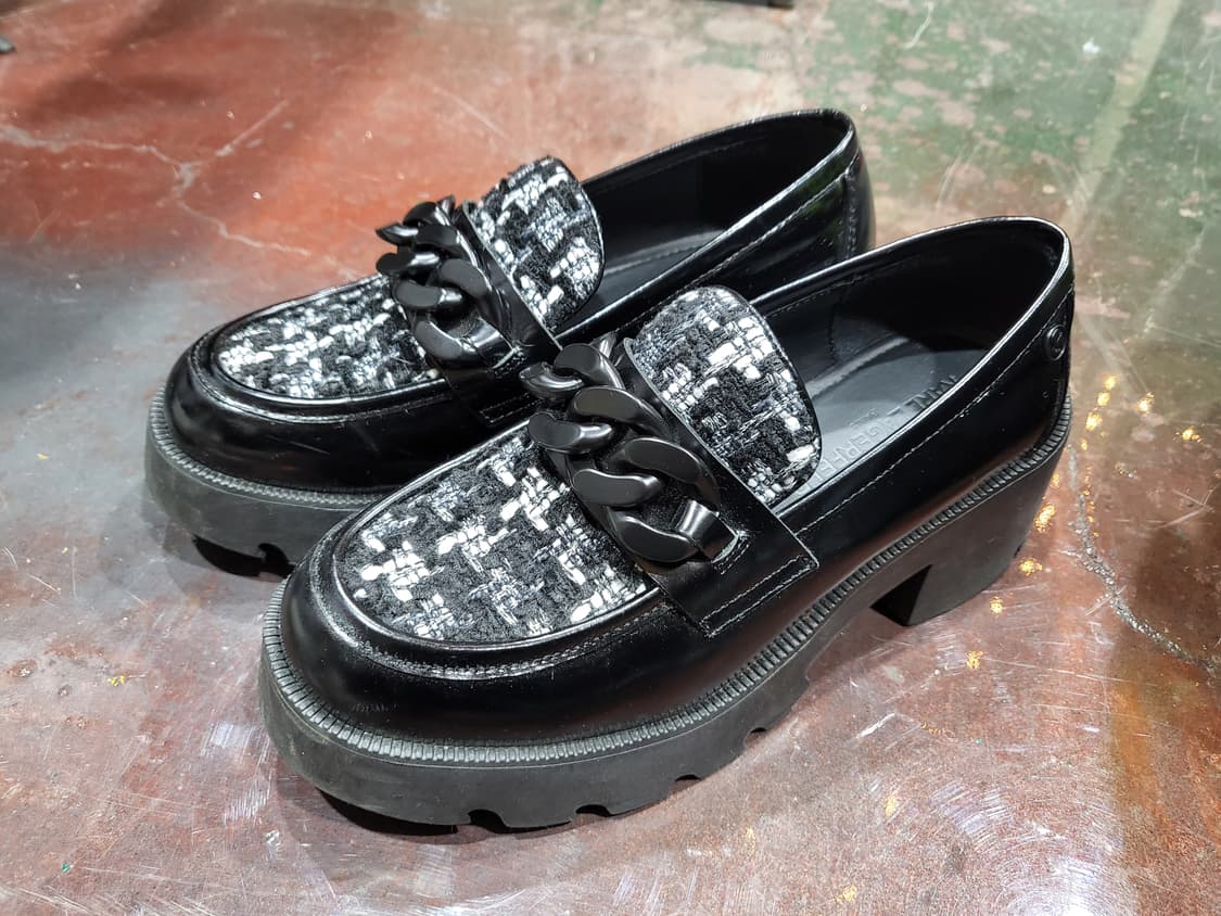 칼 라거펠트 블랙 트위드 체인 로퍼 상품이미지1