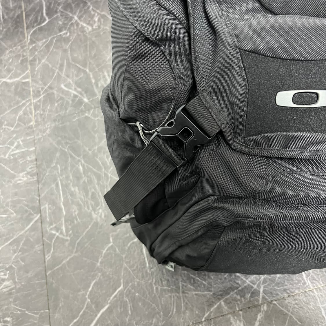 오클리 아이콘로고 택티컬 테크 기어 백팩 상품이미지5