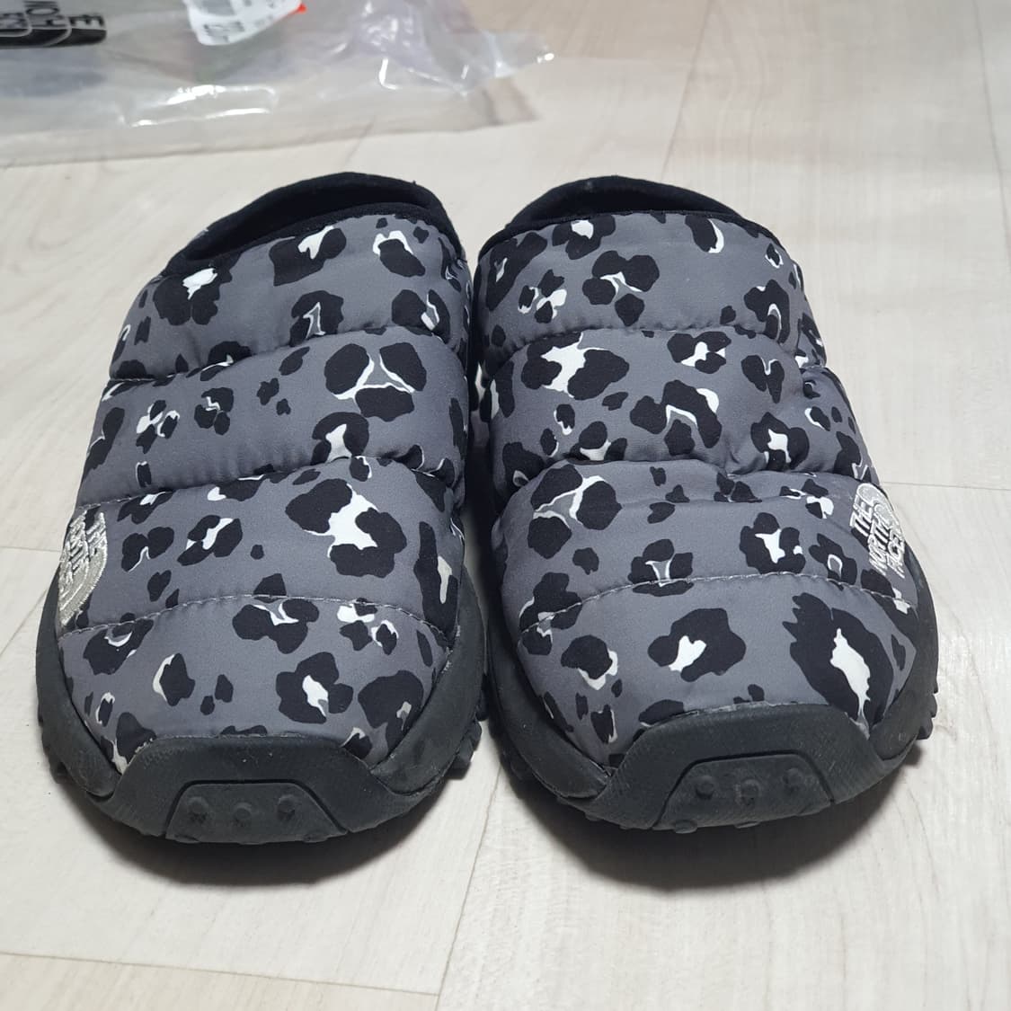 노스페이스 윈터 뮬 230 레오파드 방한화
 상품이미지2