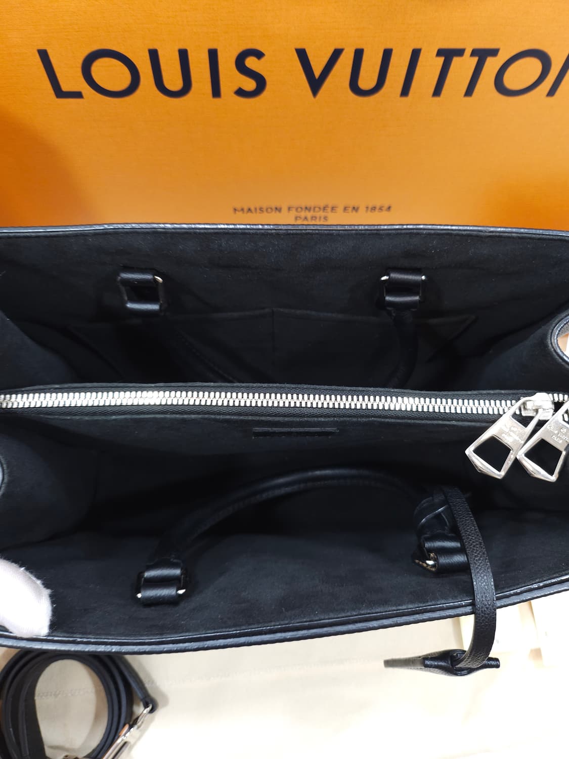 [정품] 루이비통 에삐 트위스트 토트백 M54810 상품이미지6