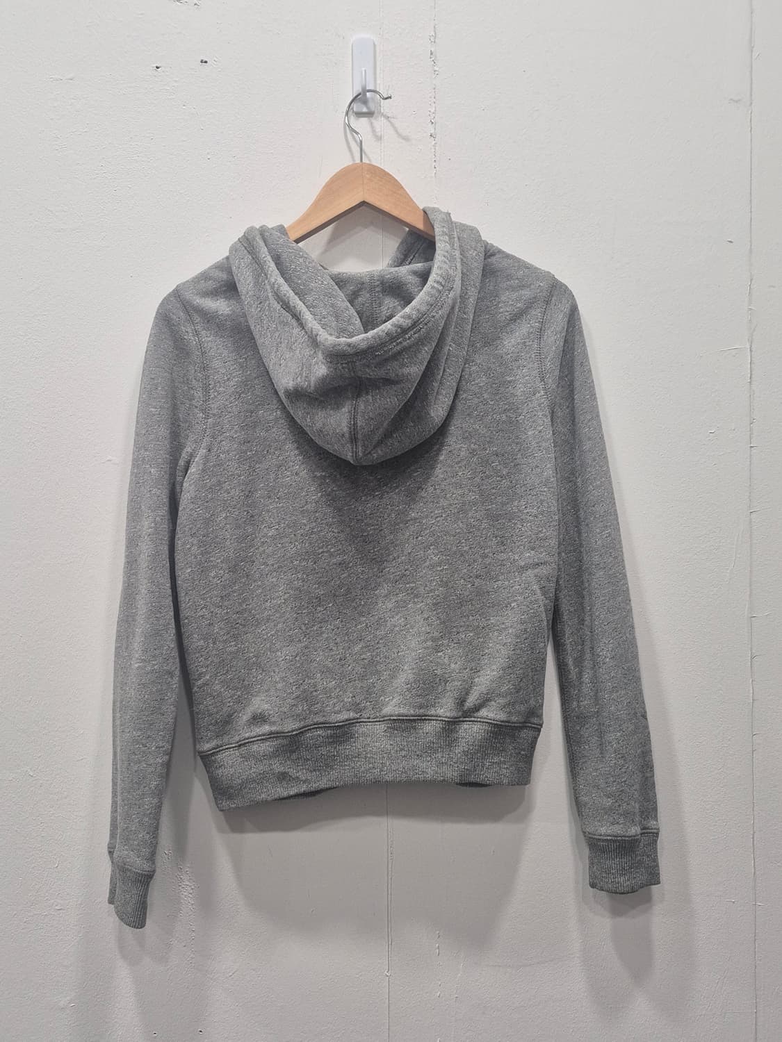 아베크롬비 버건디 자수 기모 후드티 여성 S사이즈 상품이미지3