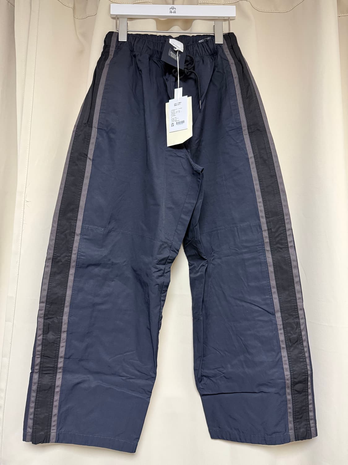 폴리테루 나일론 트랙 팬츠 다크 네이비 3 팝니다 상품이미지1