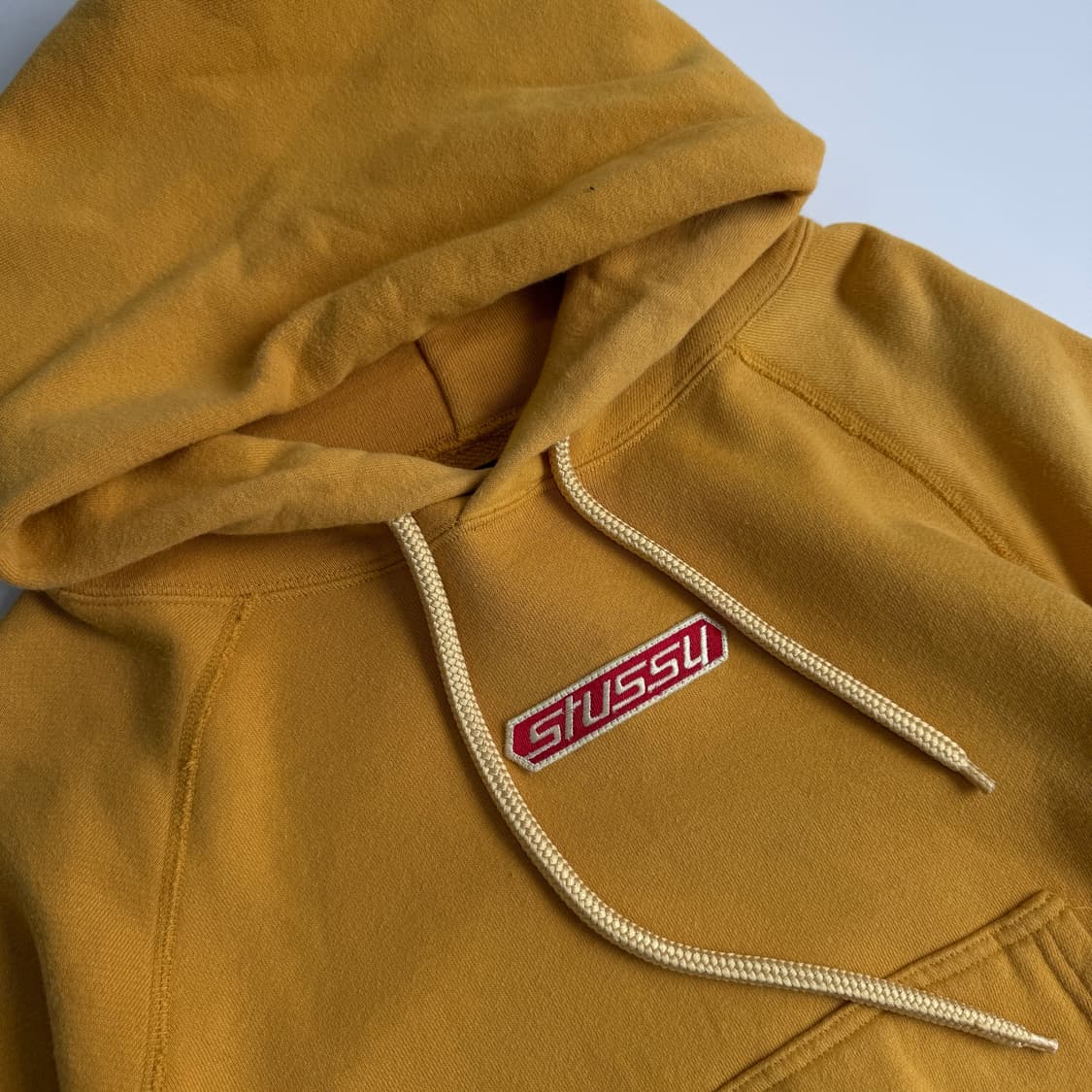 Stussy  스투시 자수 머스타드 크롭 후드티  상품이미지3