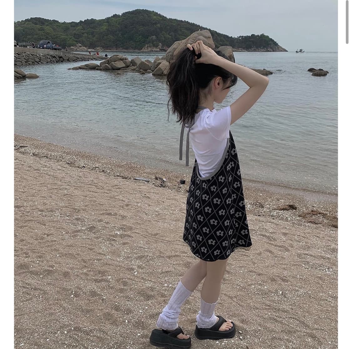 애니원모어 홀터넥 니트 원피스 상품이미지2