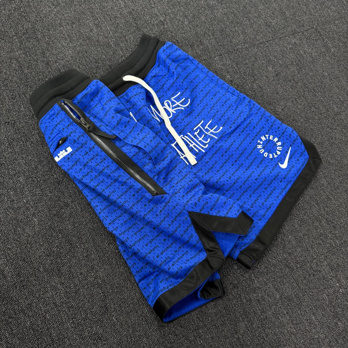 나이키 x 르브론 제임스 모어 댄 앤 애슬리트 쇼츠 상품이미지4