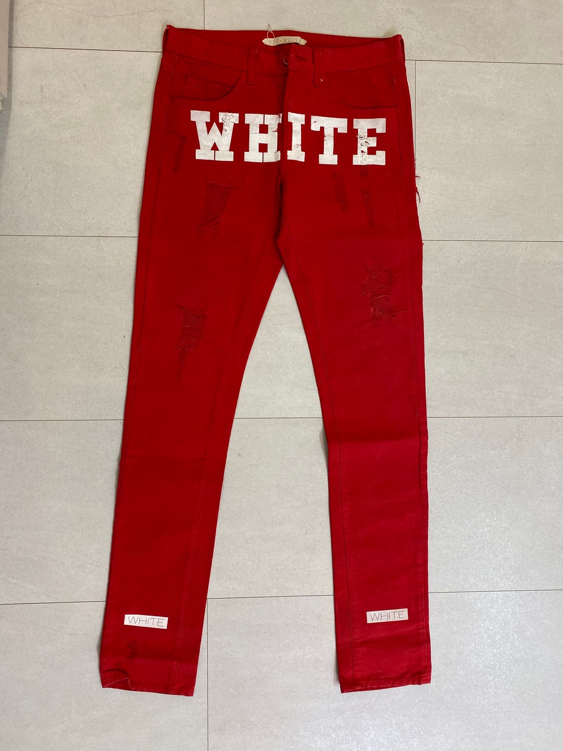 오프화이트(Off-White) 로고 프린티드 레드 데님 진 상품이미지1