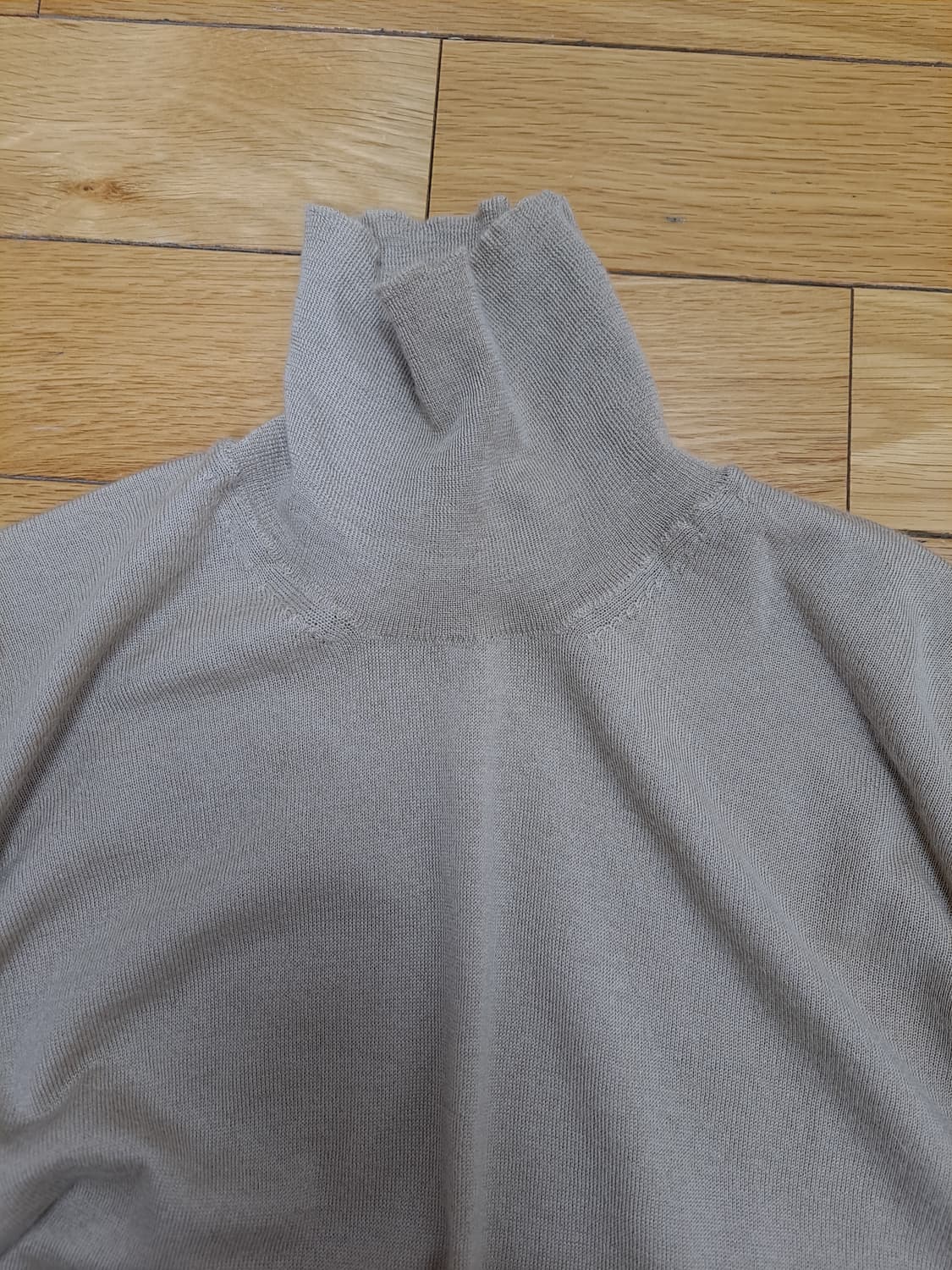 구찌 캐시미어 터틀넥 베이지색 S 상품이미지3