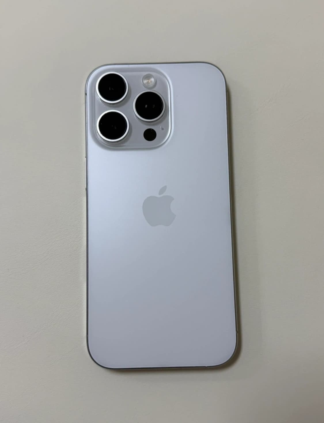 아이폰 16프로 티타늄 상품이미지1