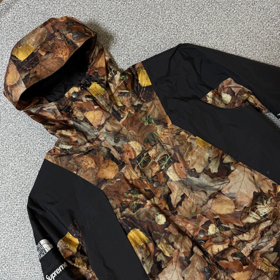 슈프림 x 노스페이스 마운틴 라이트 바람막이 상품이미지5