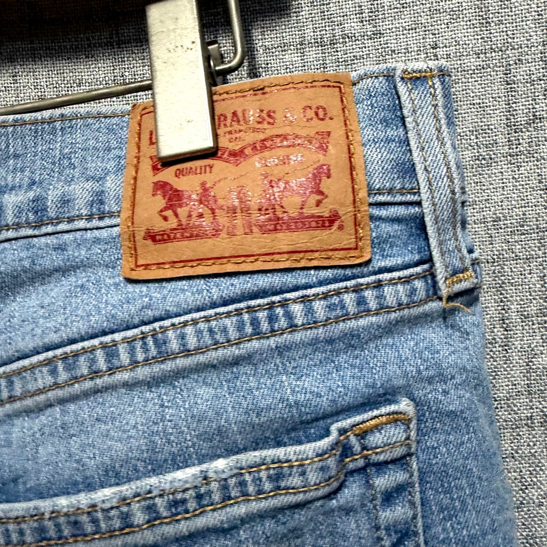 리바이스  연 찢 데님 청바지  상품이미지4