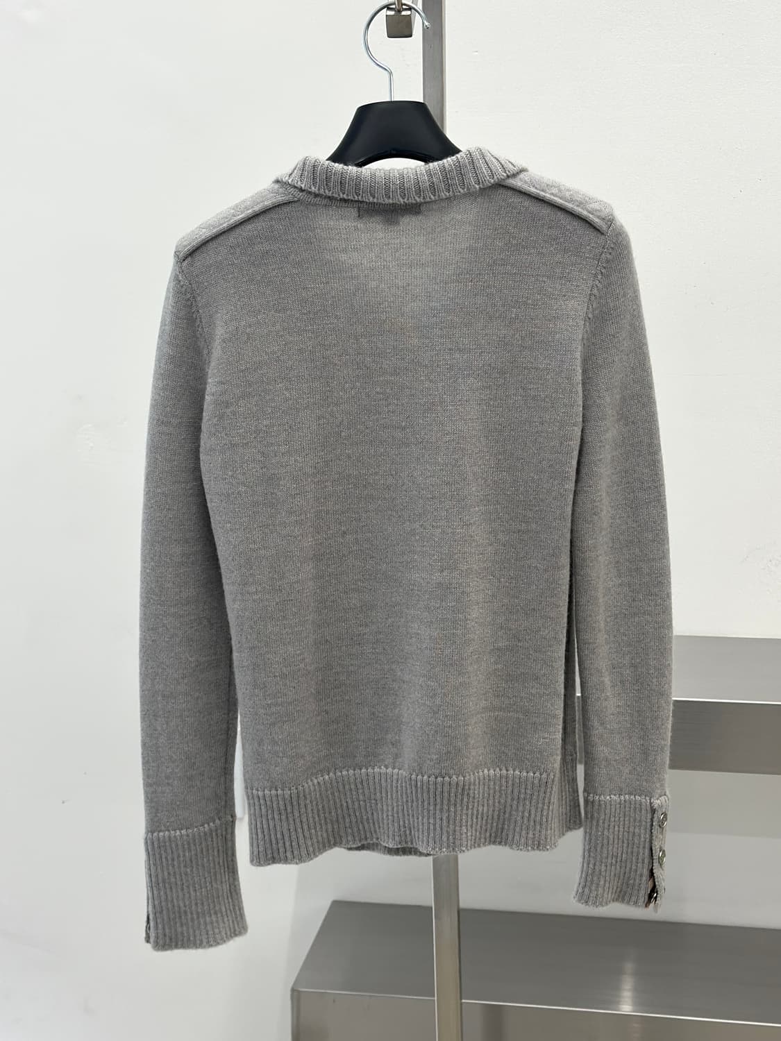 버버리 기마로고 그레이 버튼 카라 울 니트 상품이미지6