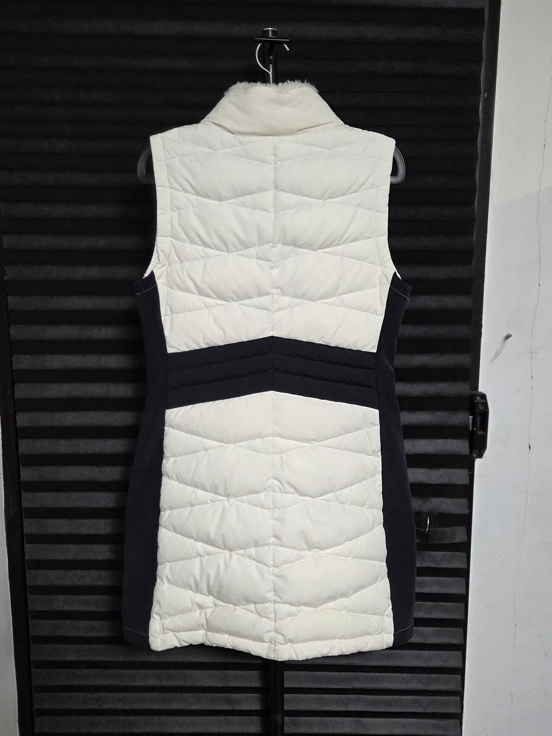 (정품) [타이틀리스트] 구스다운 하프롱 패딩조끼 판매합니다. 상품이미지7