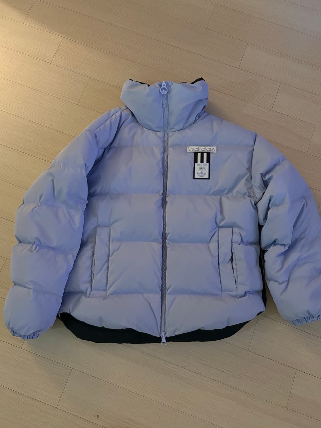 아디다스 오리지널스 리버시블 다운 패딩 상품이미지3