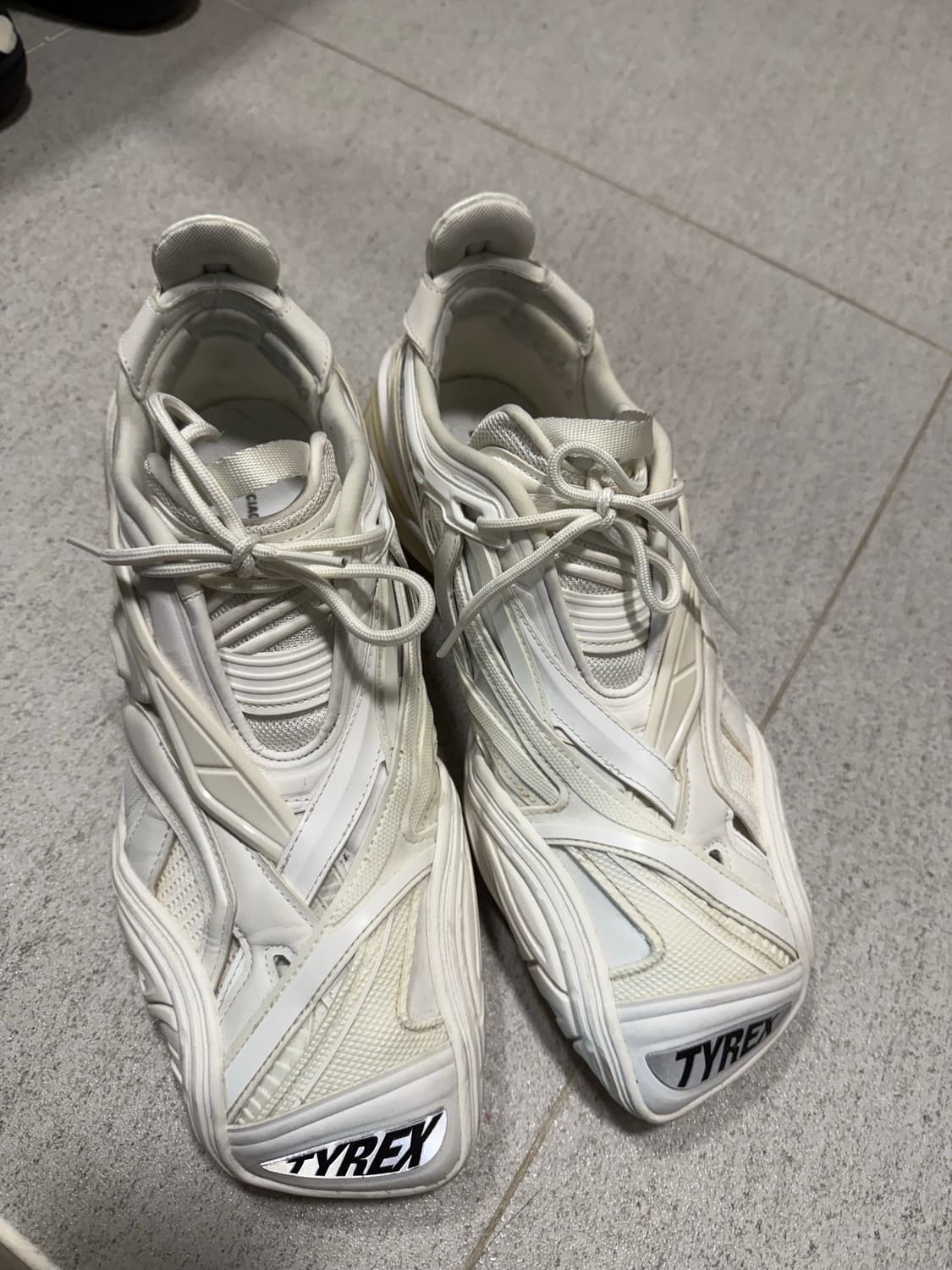 발렌시아가 타이렉스 45 상품이미지2