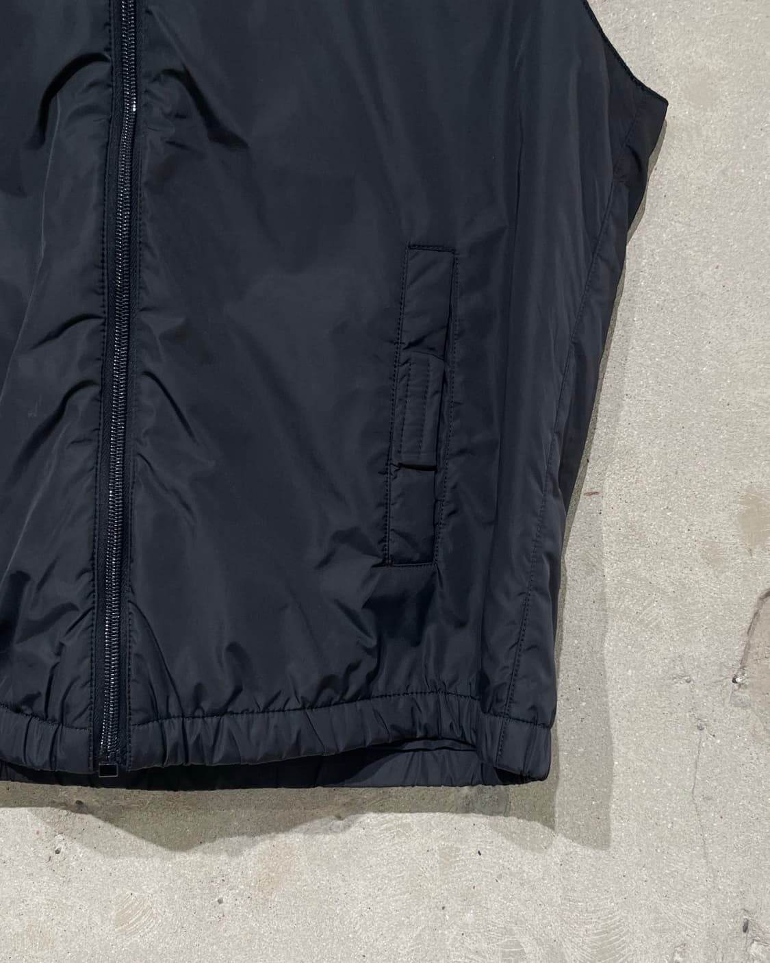 프라다 블랙 레드탭 나일론 후디 베스트 상품이미지5