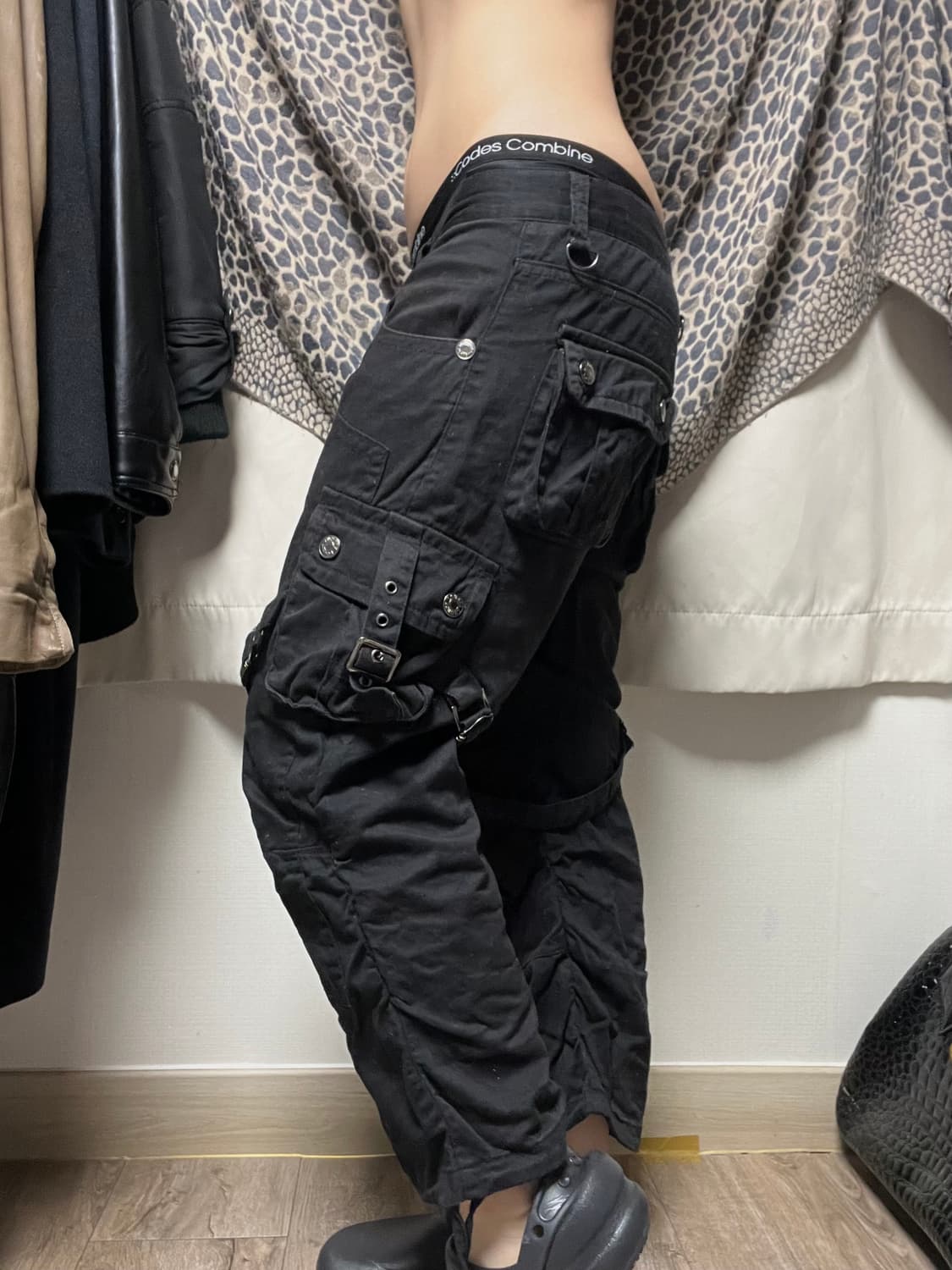 펑크 버클 디테일 블랙 카고팬츠 하프 상품이미지3