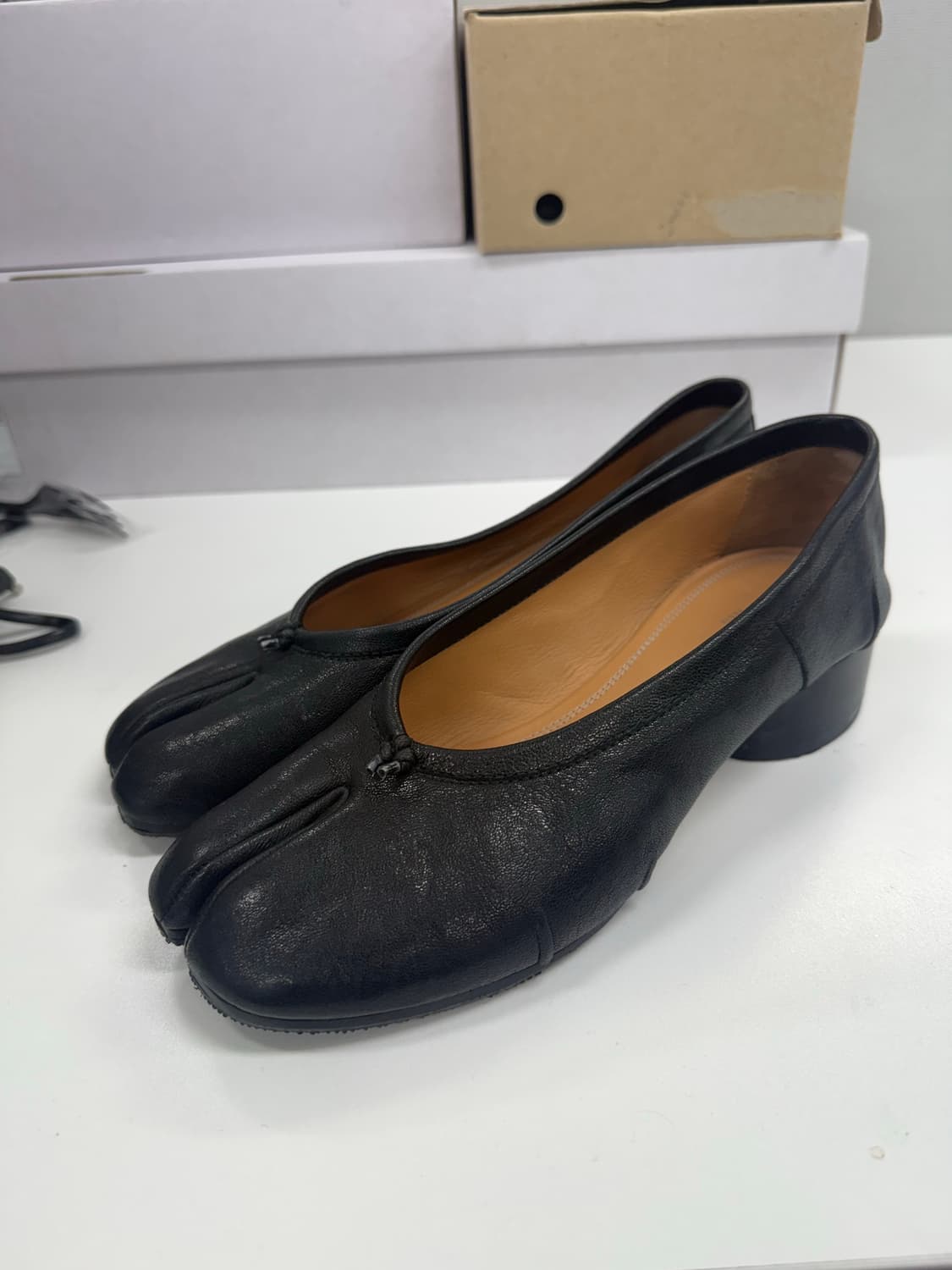 메종 마르지엘라 블랙 펌프스힐 뉴타비 상품이미지1