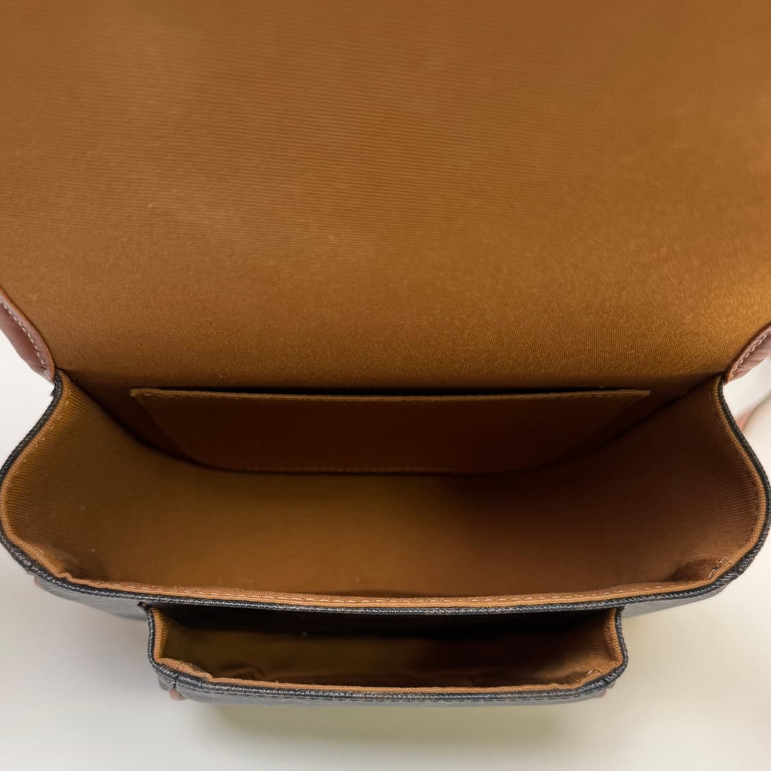 [정품]셀린느 트리옹프 폴코백 미디움 탄/숄더백 상품이미지7