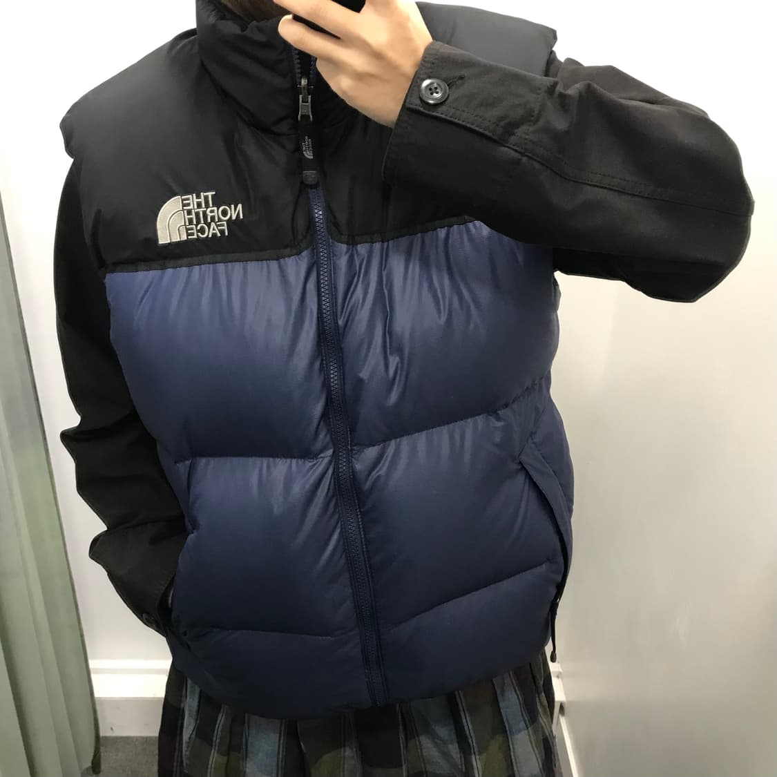 노스페이스 블루 눕시 700 패딩조끼 상품이미지2