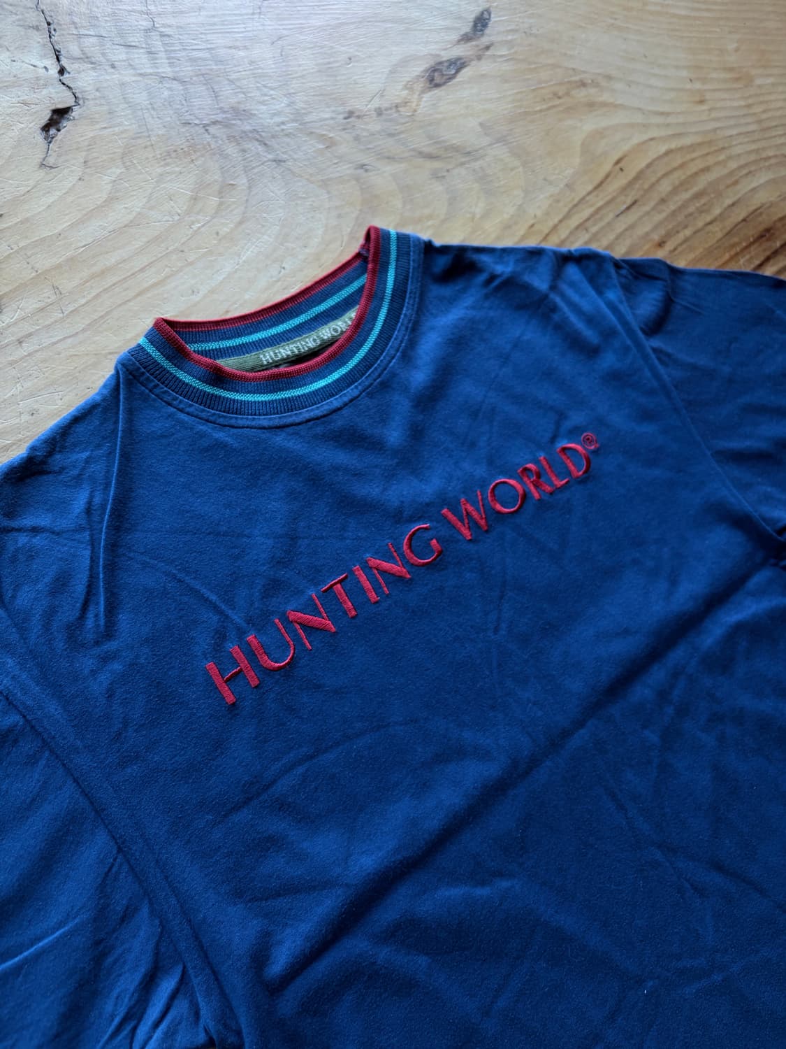 (Hunting World) 넥 배색 자수 반팔티 상품이미지2