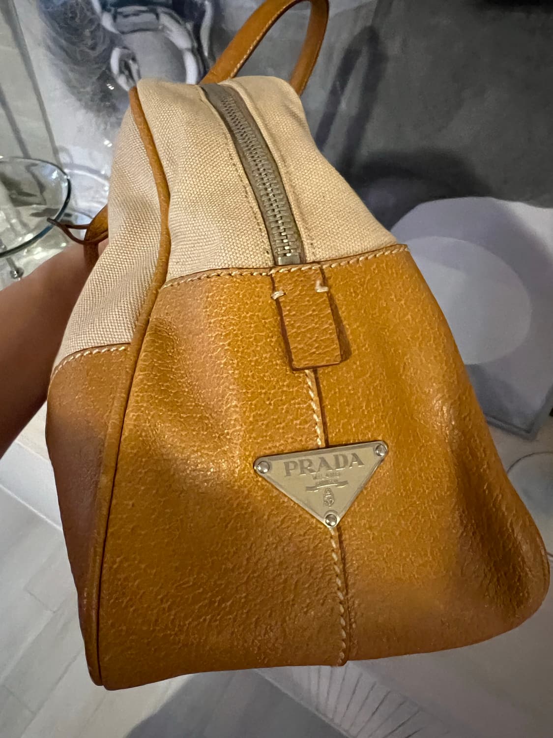 프라다 컨버스 카프 레더 숄더백 상품이미지4