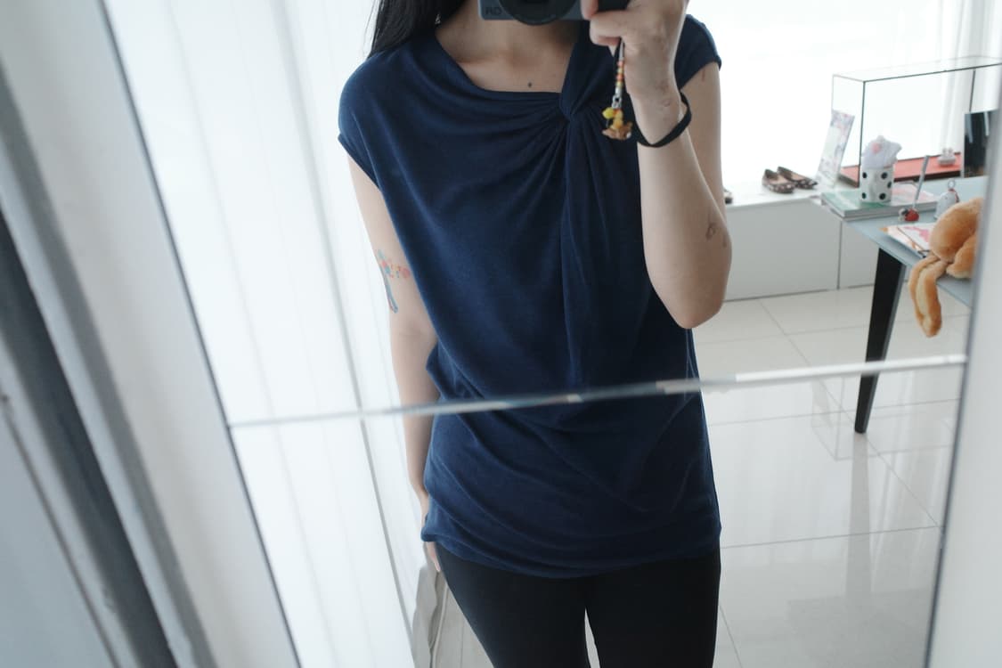 Tencel silk blended Twisted sleeveless 상품이미지2