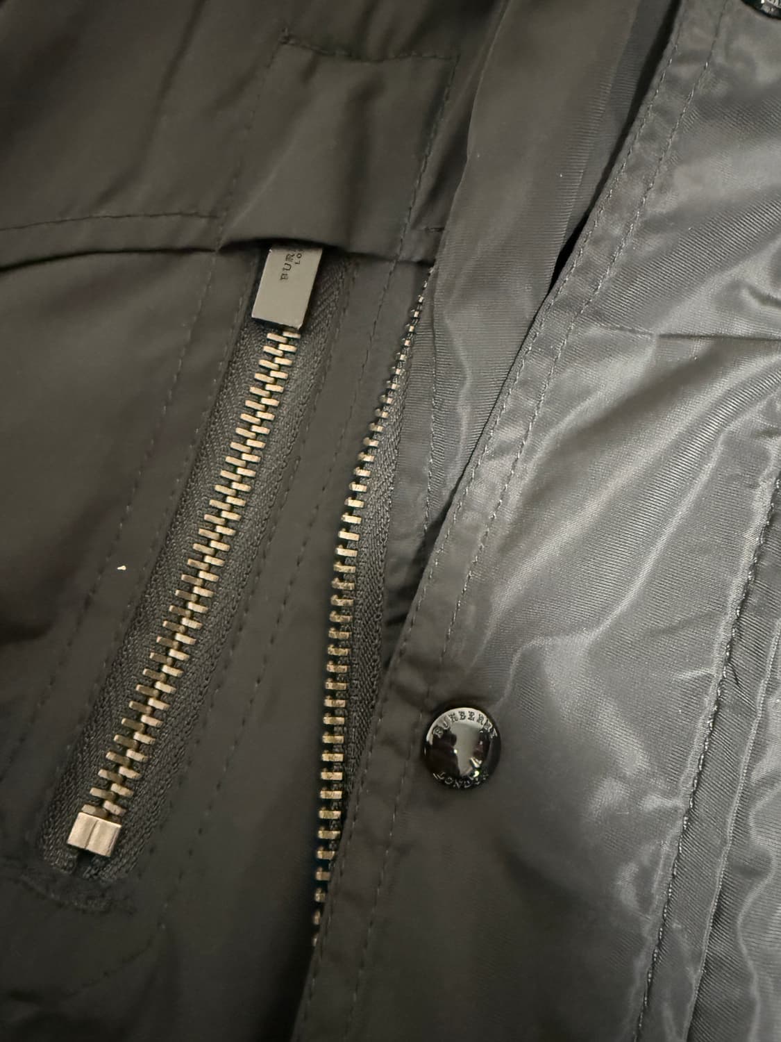 버버리 바람막이 자켓 상품이미지4