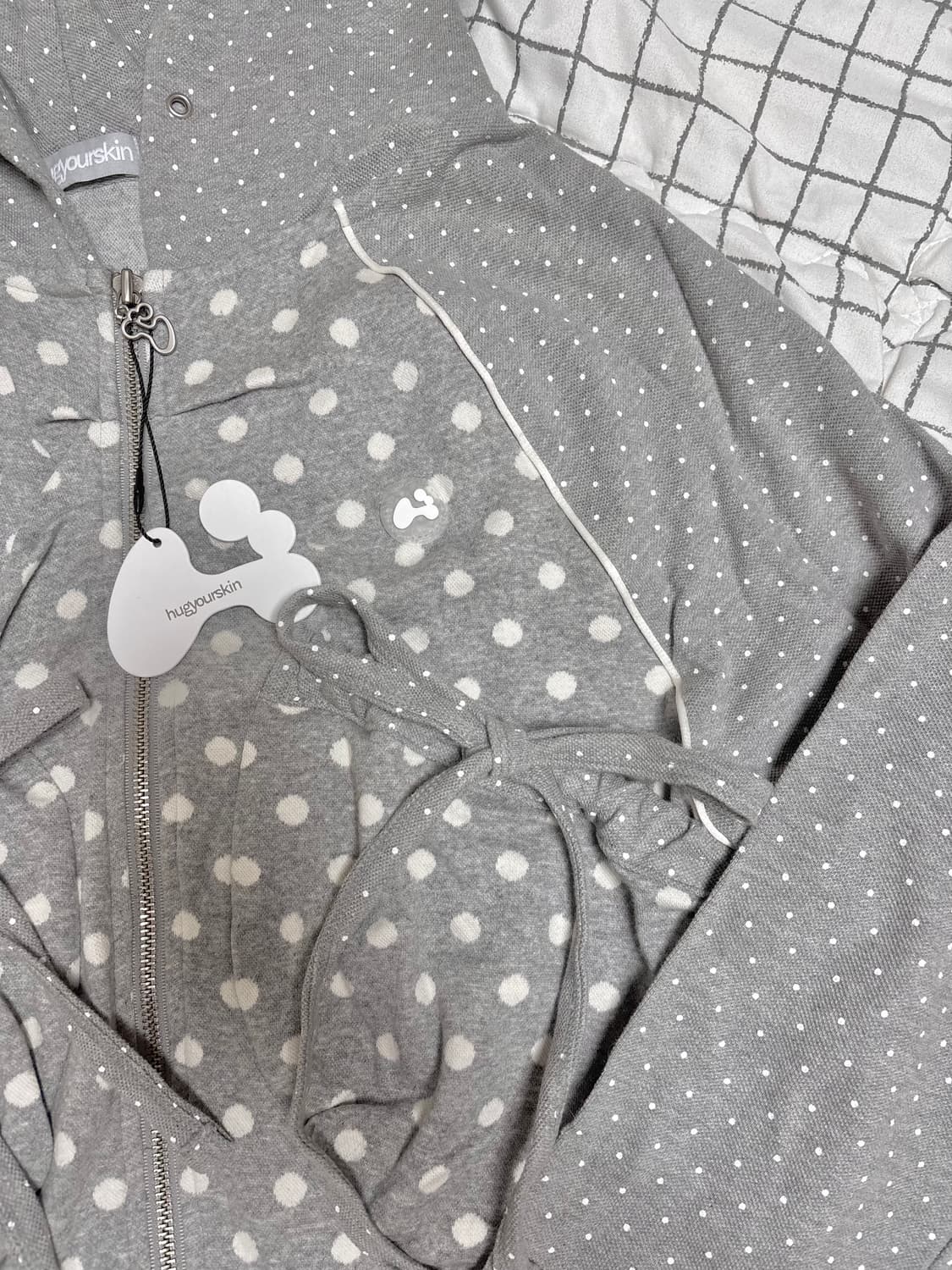 (새상품)허그유어스킨 도트 빅 포켓 후드집업 그레이 상품이미지7