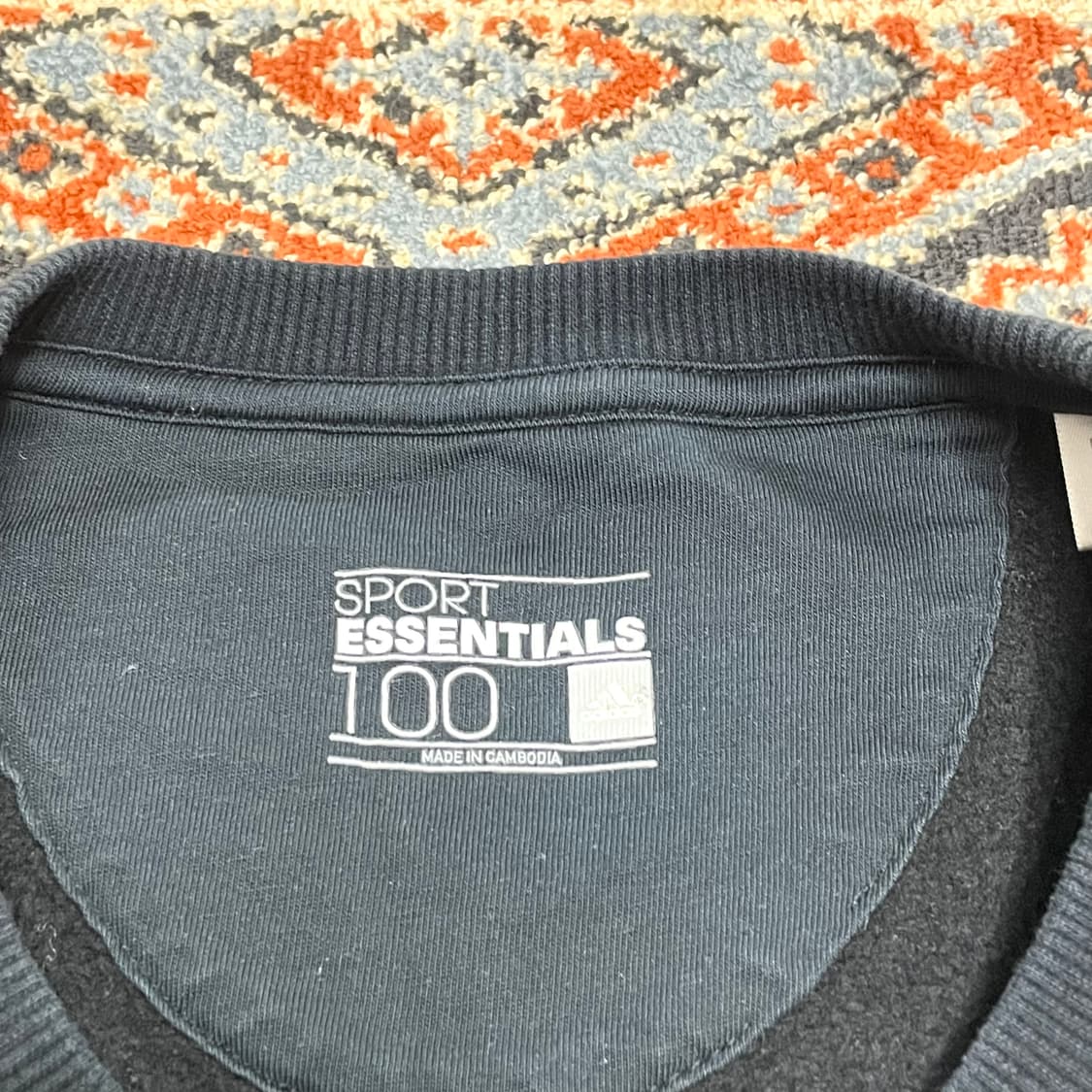  아디다스 스펠로고 네이비 기모 맨투맨 남성100 상품이미지3