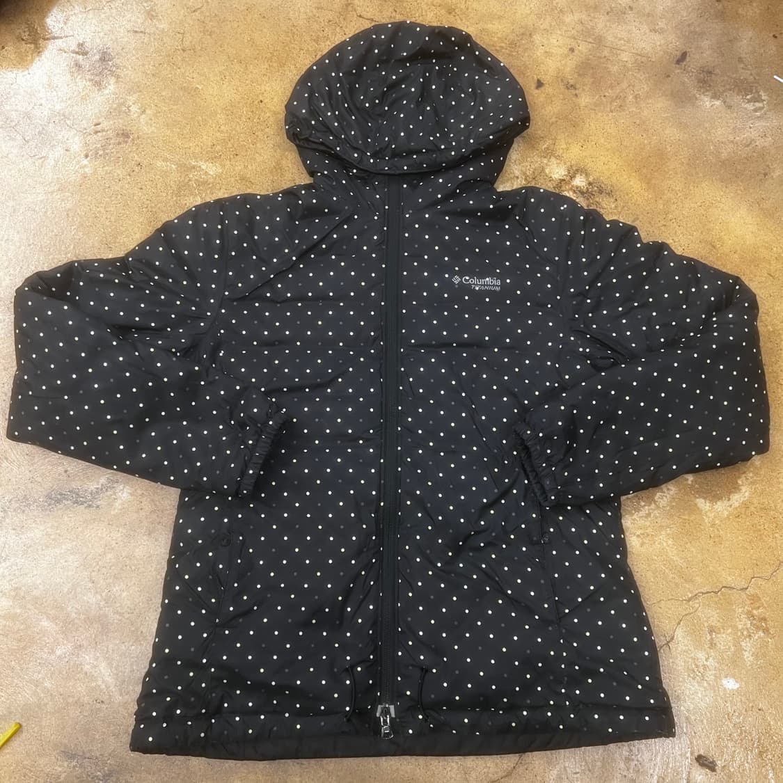 컬럼비아 양면 블랙 도트 경량 얇 패딩  상품이미지2