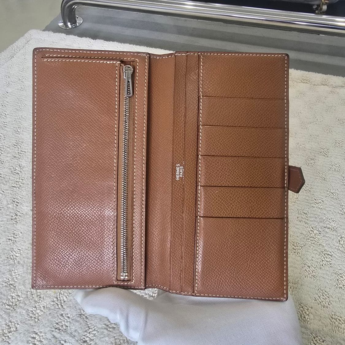 [중고/정품] 에르메스 베안 앱송 골드 하드웨어 장지갑 상품이미지5